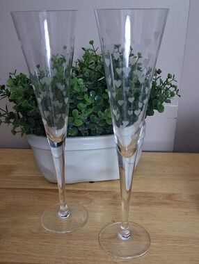 Waterford Champagne Flutes With Frosted Hearts
